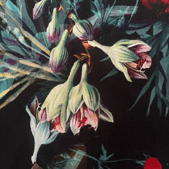 Karen Kane Floral Blouse Small Black Realistic Graphics Bell Sleeve Made in USA - Picture 6 of 9